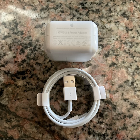 Apple iPad Mini Lightning to USB Cable & Lightning Power Adapter - Picture 1 of 4